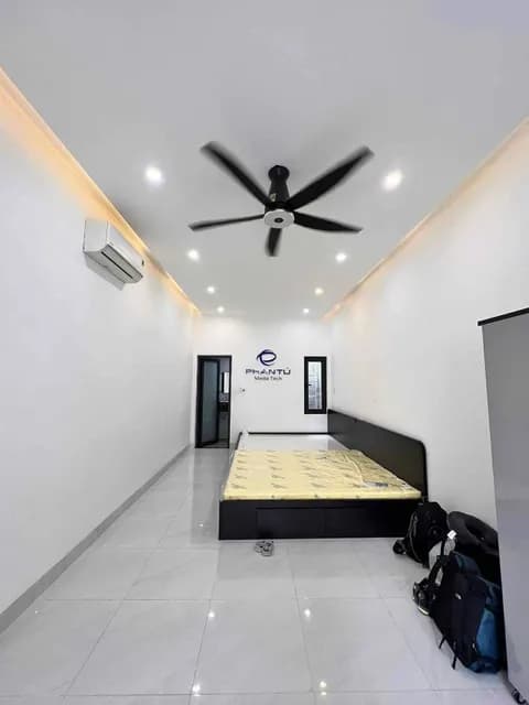Whole house for rent on Tran Khanh Du street, 2 bedrooms, near beach, Da Nang