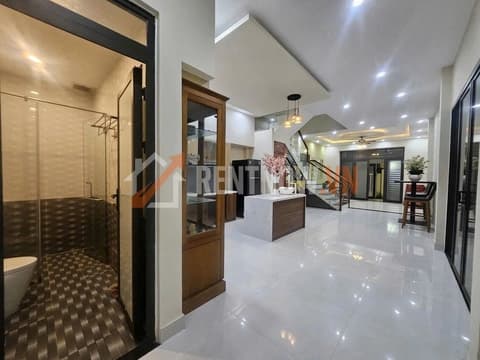 Cho thuê nhà 3 tầng mặt tiền Nguyễn Duy Trinh, Ngũ Hành Sơn, 300m2, full nội thất