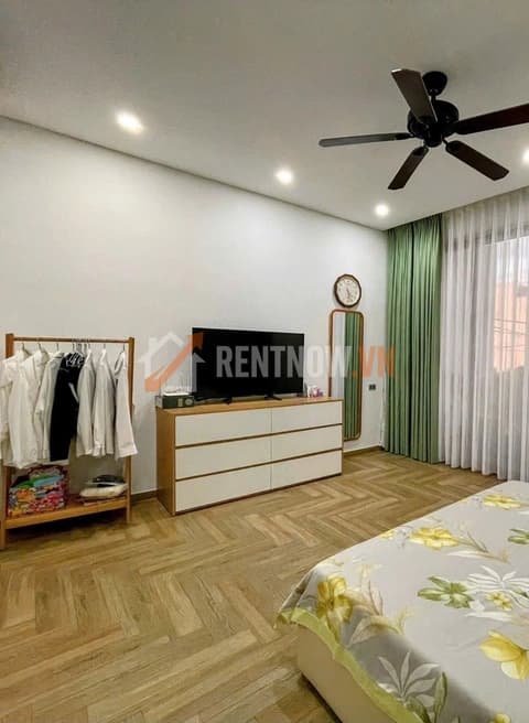 Cho thuê nhà 3 tầng Nam Hòa Xuân, Ngũ Hành Sơn, 3 phòng ngủ, đầy đủ nội thất