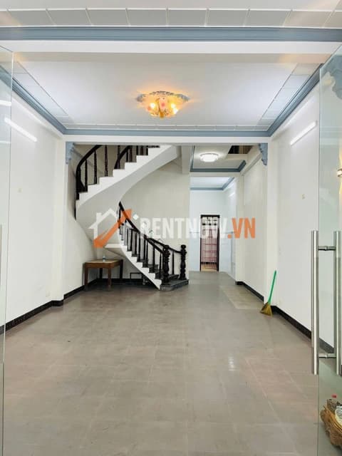 Cho thuê nhà nguyên căn 3 tầng mặt tiền Phạm Hùng diện tích 107m2 Cẩm Lệ