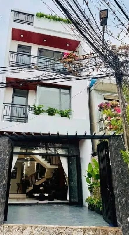 Brand new 4-story house for rent on Le Do street, Thanh Khe - Car access
