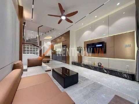 Spacious 3-storey house for rent on Le Dinh Ly street, Da Nang