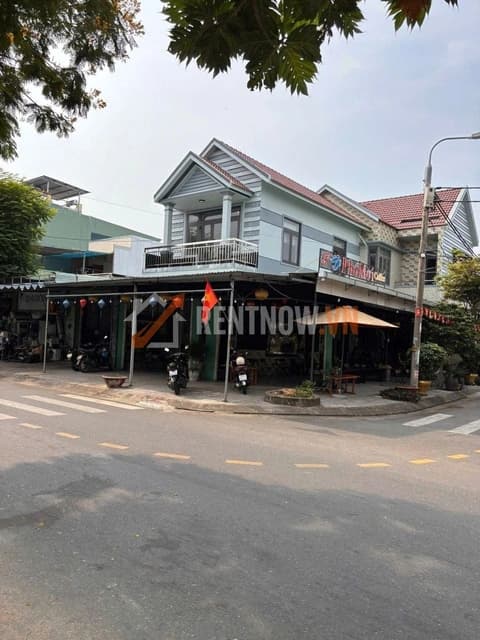 Whole house for rent on Phan Van Dang street, Hoa Chau, with commercial space