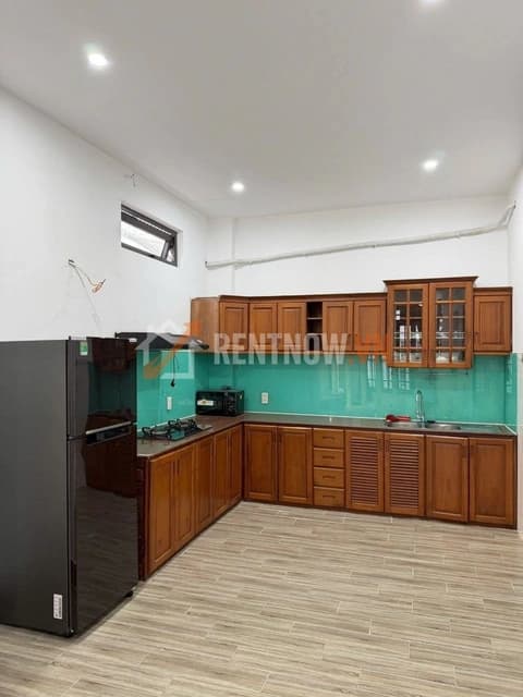 Cho thuê nhà 3 tầng lô góc Trần Văn Dư, Ngũ Hành Sơn, gần biển Mỹ Khê