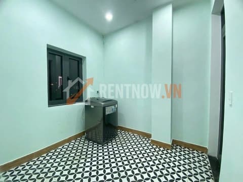 Cho thuê nhà 3 tầng mặt tiền Phạm Văn Đồng, Sơn Trà - 3PN, sân ô tô rộng