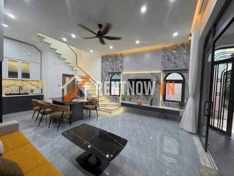 Cho thuê nhà 3 tầng 4 phòng ngủ đường Hùng Vương, Hải Châu, Đà Nẵng