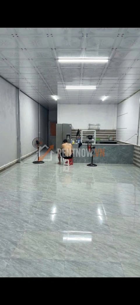 Whole house for rent on Phan Van Dang street, Hoa Chau, with commercial space