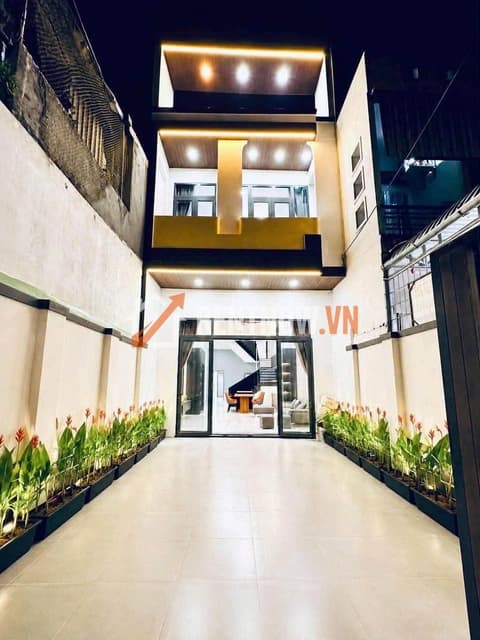 Cho thuê nhà 3 tầng mới 100% đường Nguyễn Thuật Thanh Khê diện tích 125m2 đủ nội thất