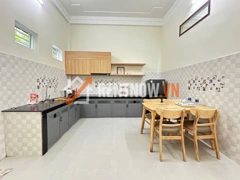 Cho thuê nhà 3 tầng đường Tùng Thiện Vương, Khuê Mỹ, Ngũ Hành Sơn - 4 phòng ngủ