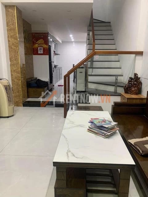 Whole house for rent on Mai Dang Chon street, Da Nang - 4 bedrooms with garage