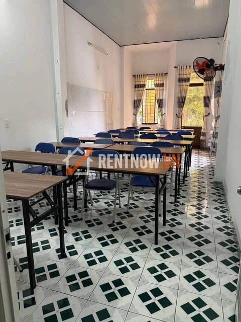 Cho thuê nhà mặt tiền Trưng Nữ Vương 2 tầng, diện tích trống suốt, giá 12.5 triệu