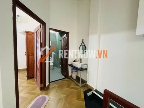 Cho thuê nhà nguyên căn 3 tầng hiện đại đường Nguyễn Xiển, Ngũ Hành Sơn