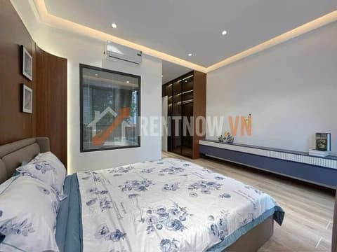 Spacious 3-storey house for rent on Le Dinh Ly street, Da Nang