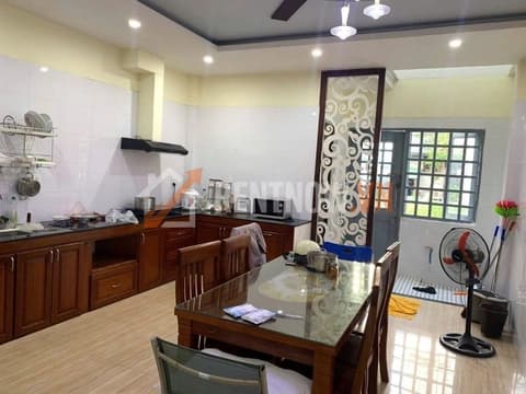 Cho thuê nhà 3 tầng mặt tiền Đinh Thị Hòa, Sơn Trà, diện tích 95m2, full nội thất